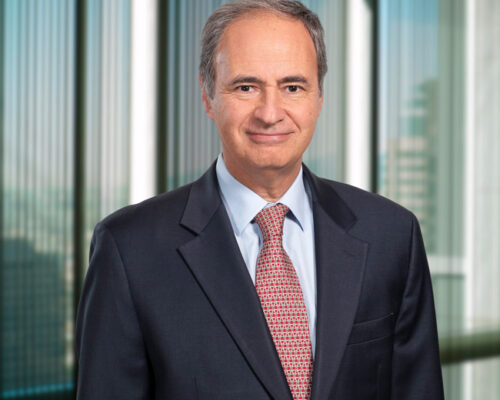 Cristián Barros analyzes economic and regulatory challenges in LexLatin